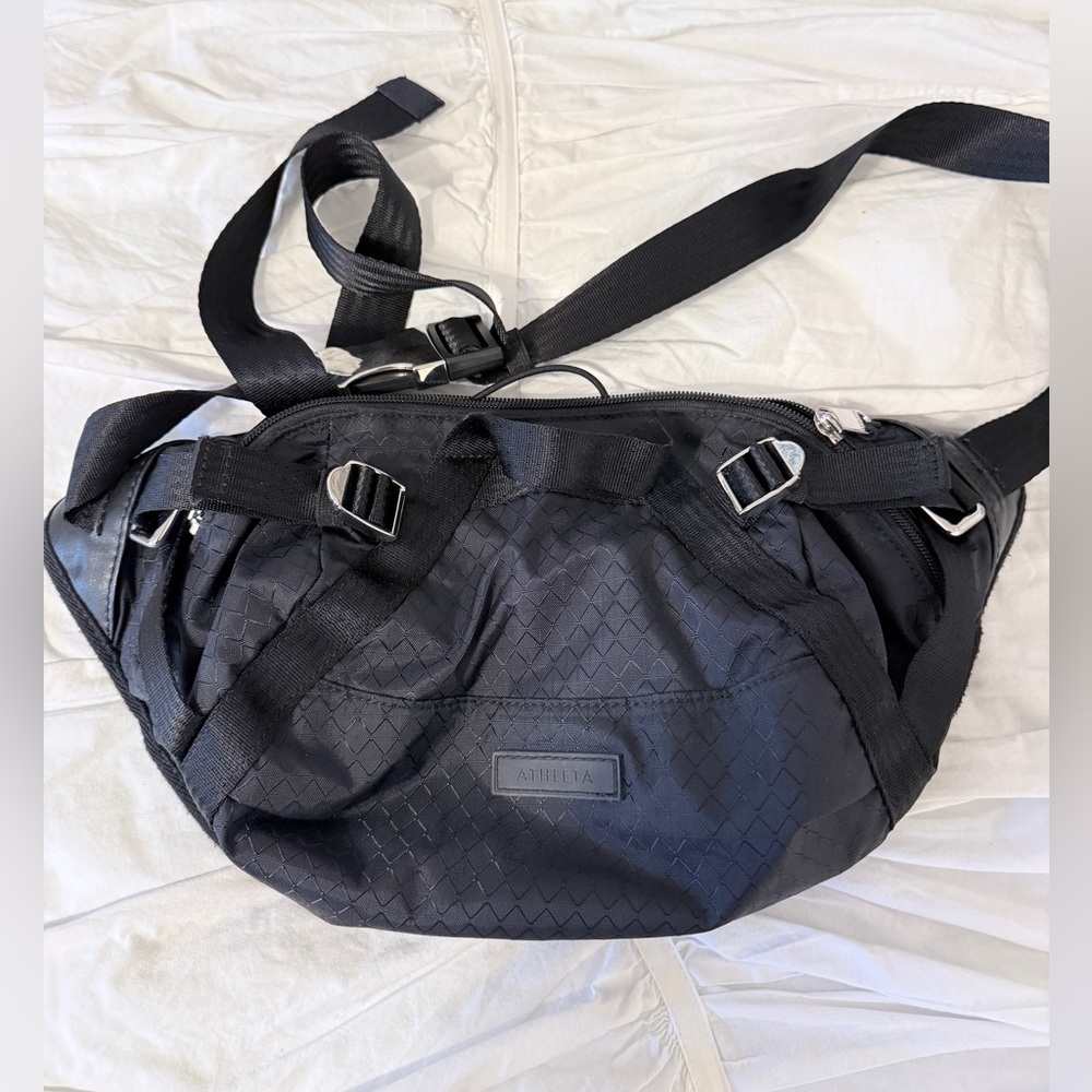 Athleta Sleek Black Cross Body Bag /Pouch / Waistbag